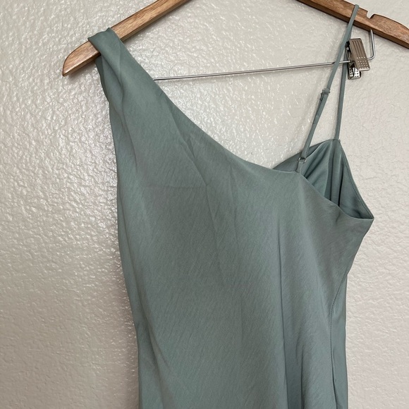Instant Impression Sage Green Asymmetrical Midi Dress - Picture 5 of 8